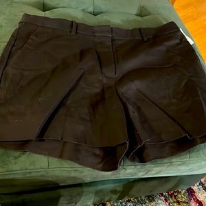 Gap unworn size 12 tailored black shorts